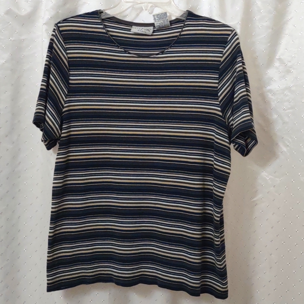 🍂3/$30 Women's White Stag Tee, size 14W / 16W, greens & tan.